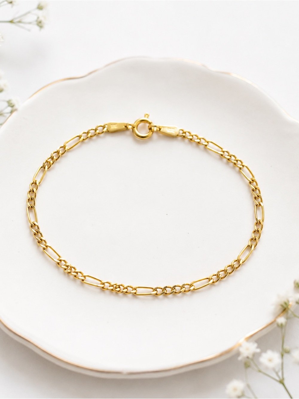 10k Yellow Gold 7” 2.5mm Classic Figaro Chain Bracelet